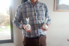 Conejito de Pascua visita nuestras Plantas