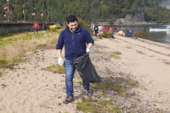 Limpieza de Playa en Puerto Cisne